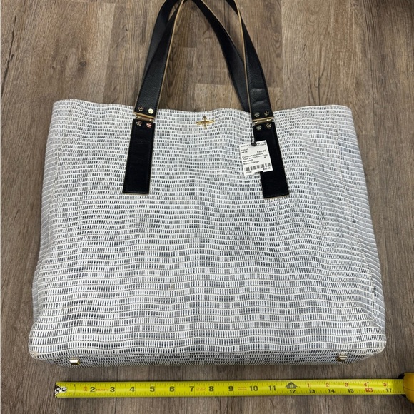 Pour La Victoire Handbags - Pour La Victoire Tote Bag | White & Blue